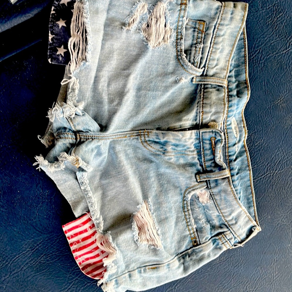 Woman old navy size 2. No stains. Working zipper. Red white and blue detail.